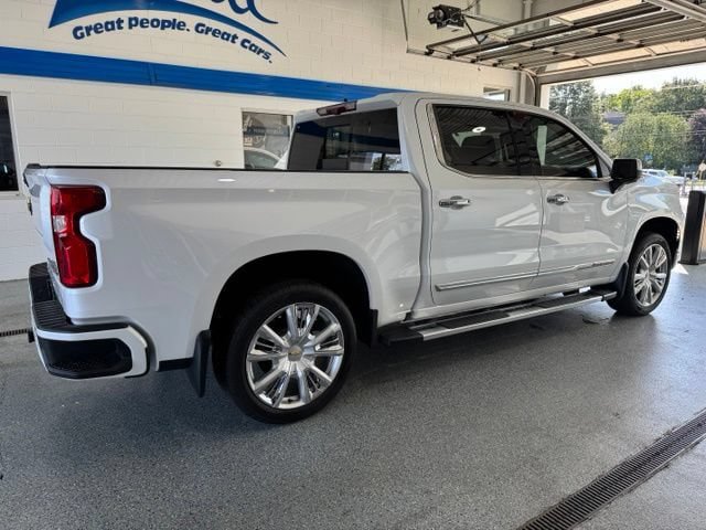 Used 2022 Chevrolet Silverado 1500 High Country w/ High Country Premium Package AWD/4WD image 13