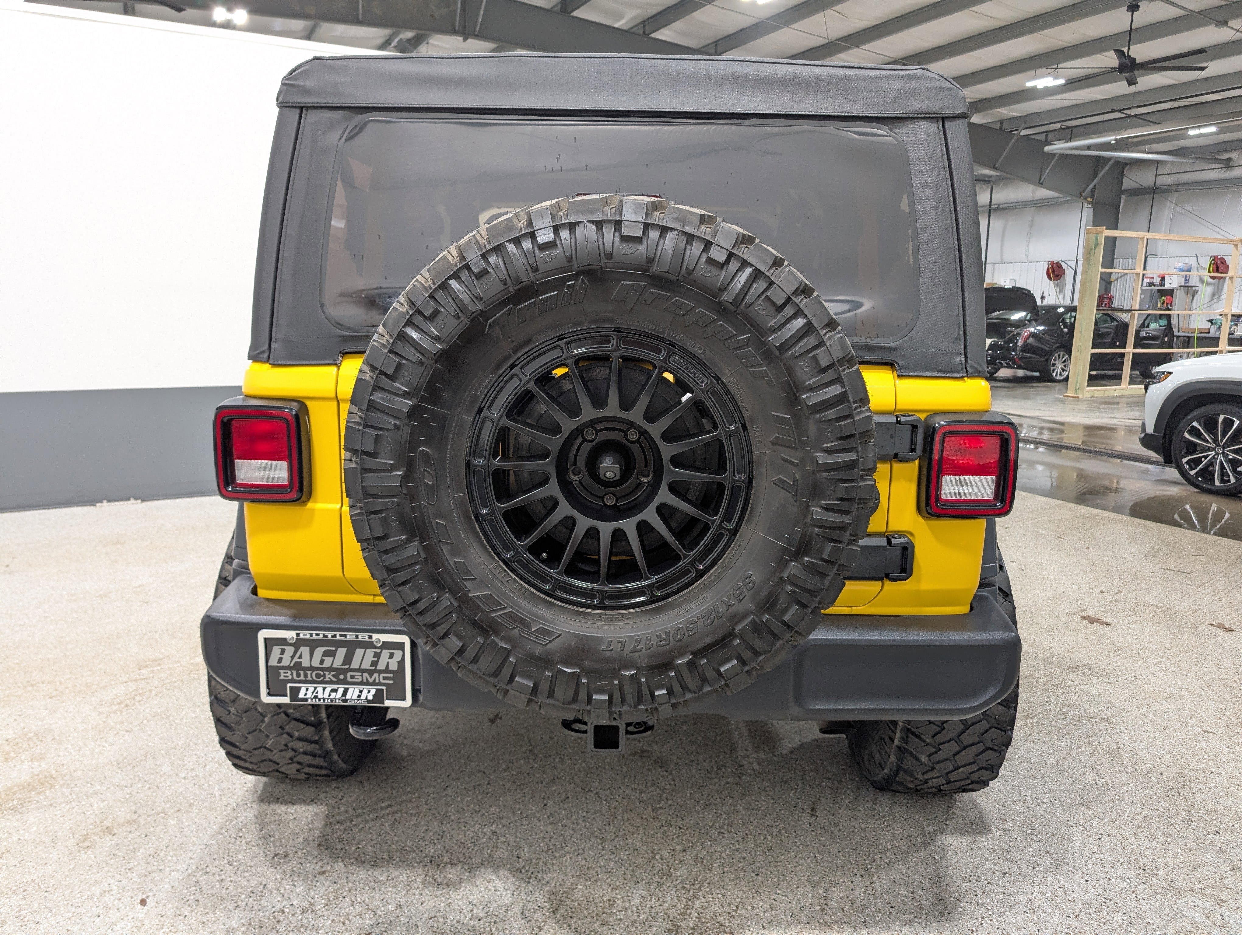 Used 2019 Jeep Wrangler Sport AWD/4WD image 4