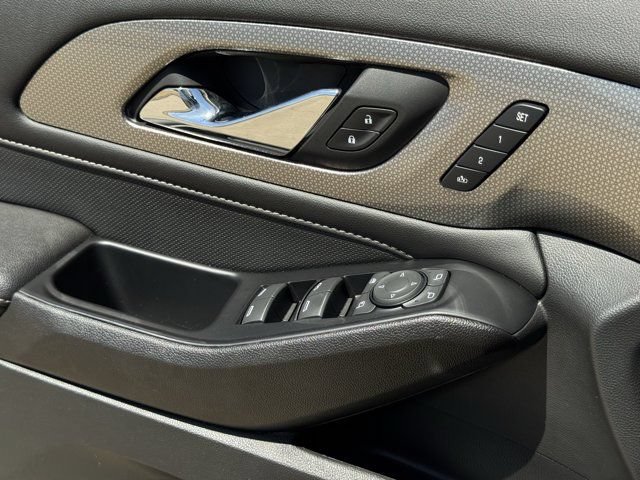 Used 2023 Chevrolet Traverse Premier w/ Redline Edition FWD image 27