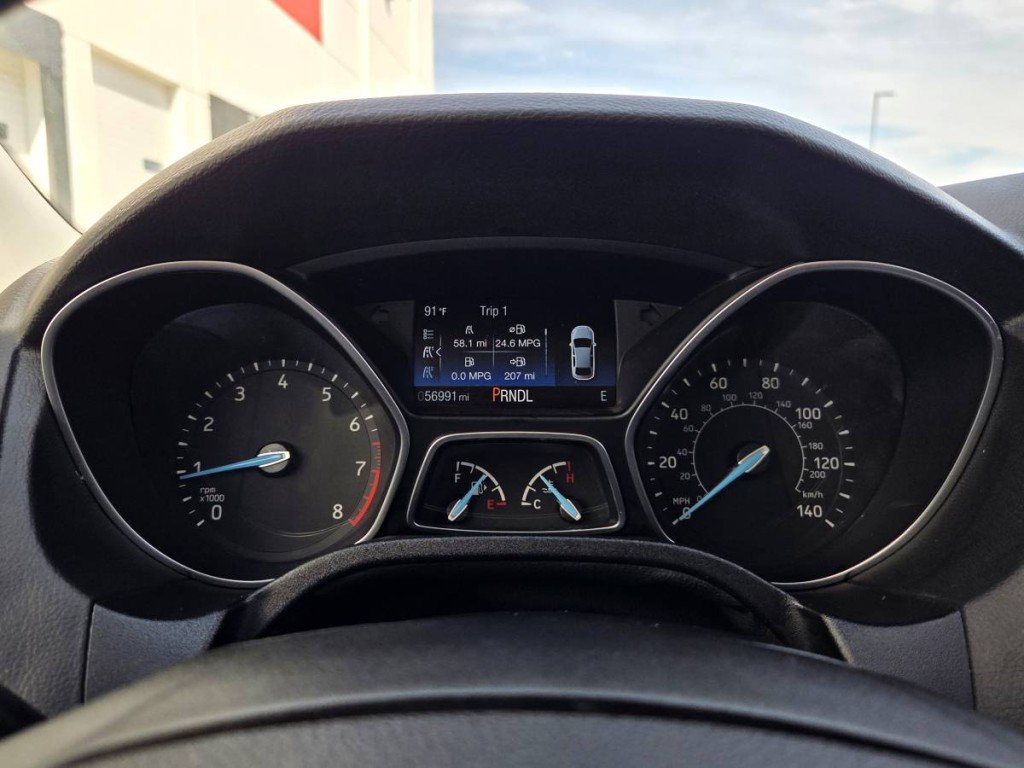 Used 2015 Ford Focus SE w/ SE Cold Weather Package FWD image 22