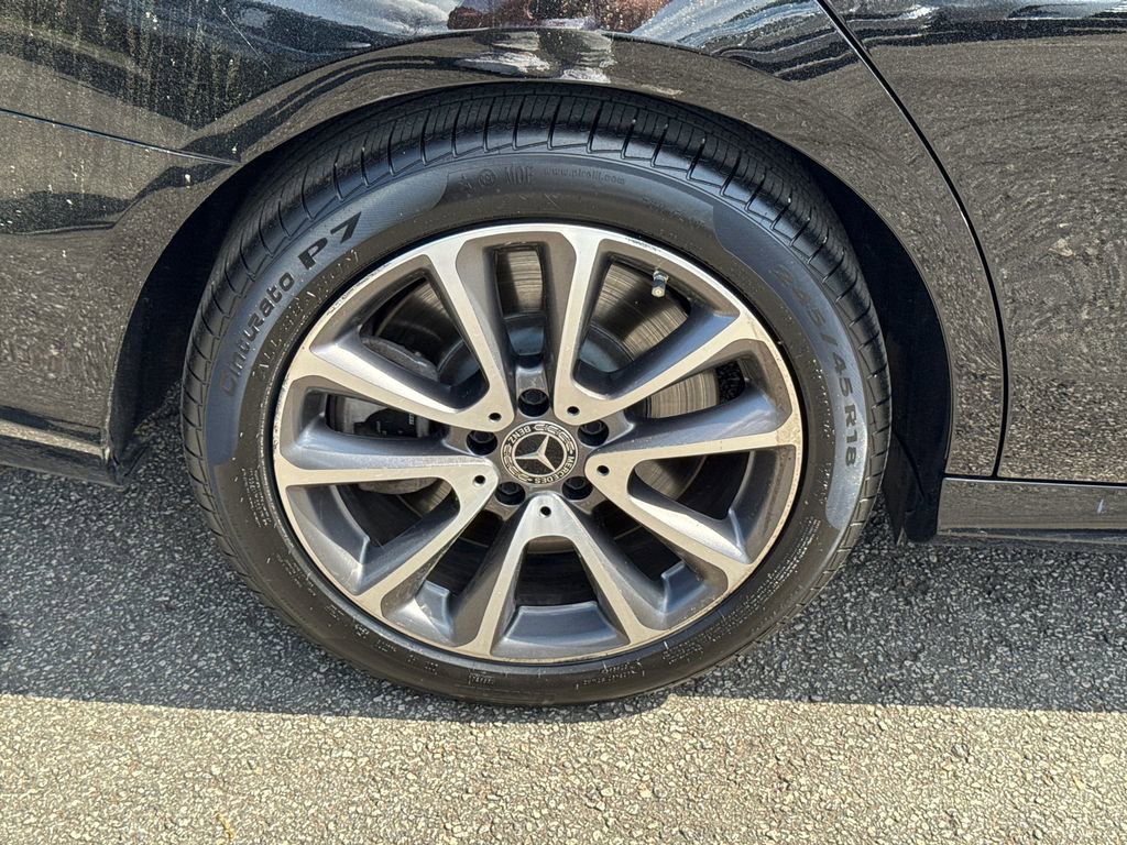 Used 2018 Mercedes-Benz E 400 4MATIC Sedan image 16