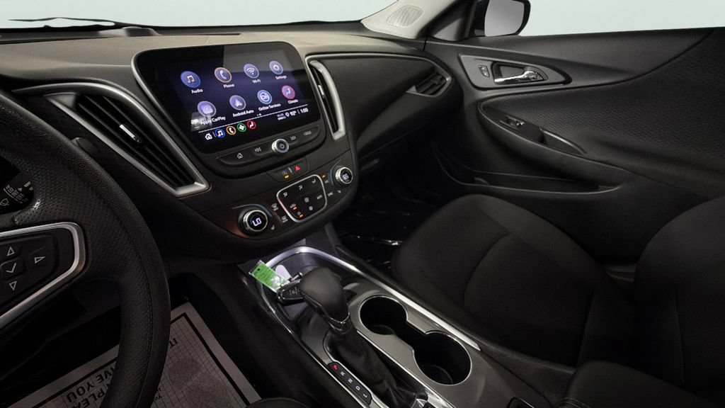 Used 2023 Chevrolet Malibu LT FWD image 19