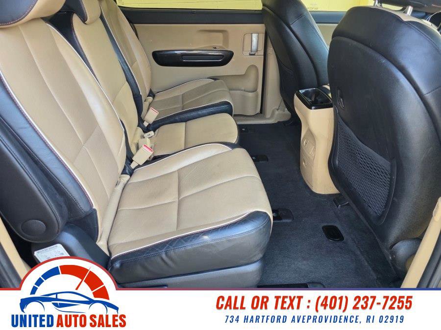 Used 2017 Kia Sedona EX FWD image 12