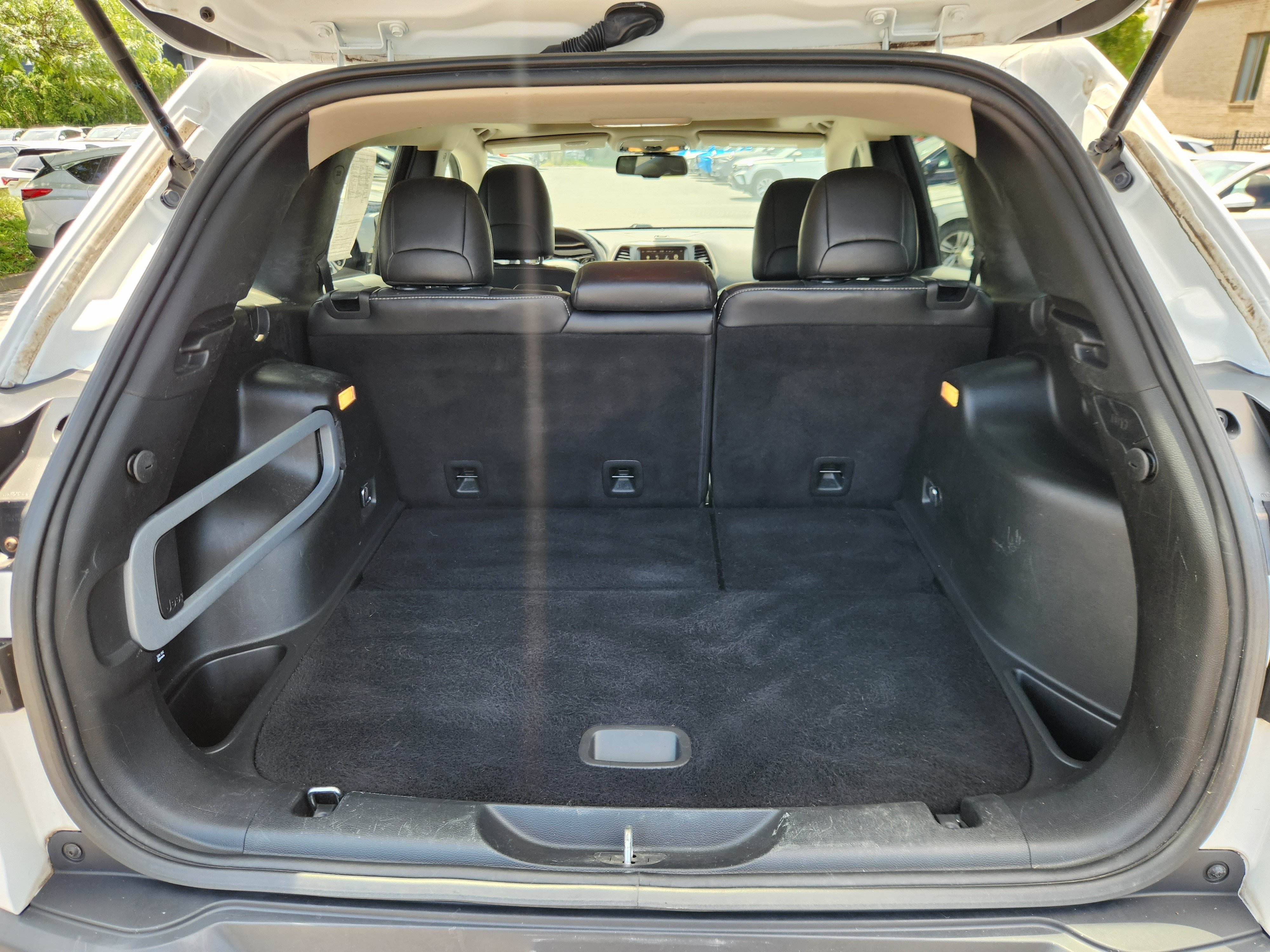 Used 2017 Jeep Cherokee Limited AWD/4WD image 20