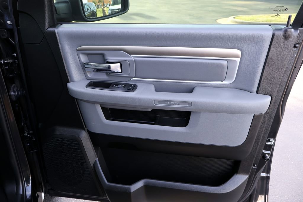 Used 2019 RAM 1500 Classic SLT AWD/4WD image 20
