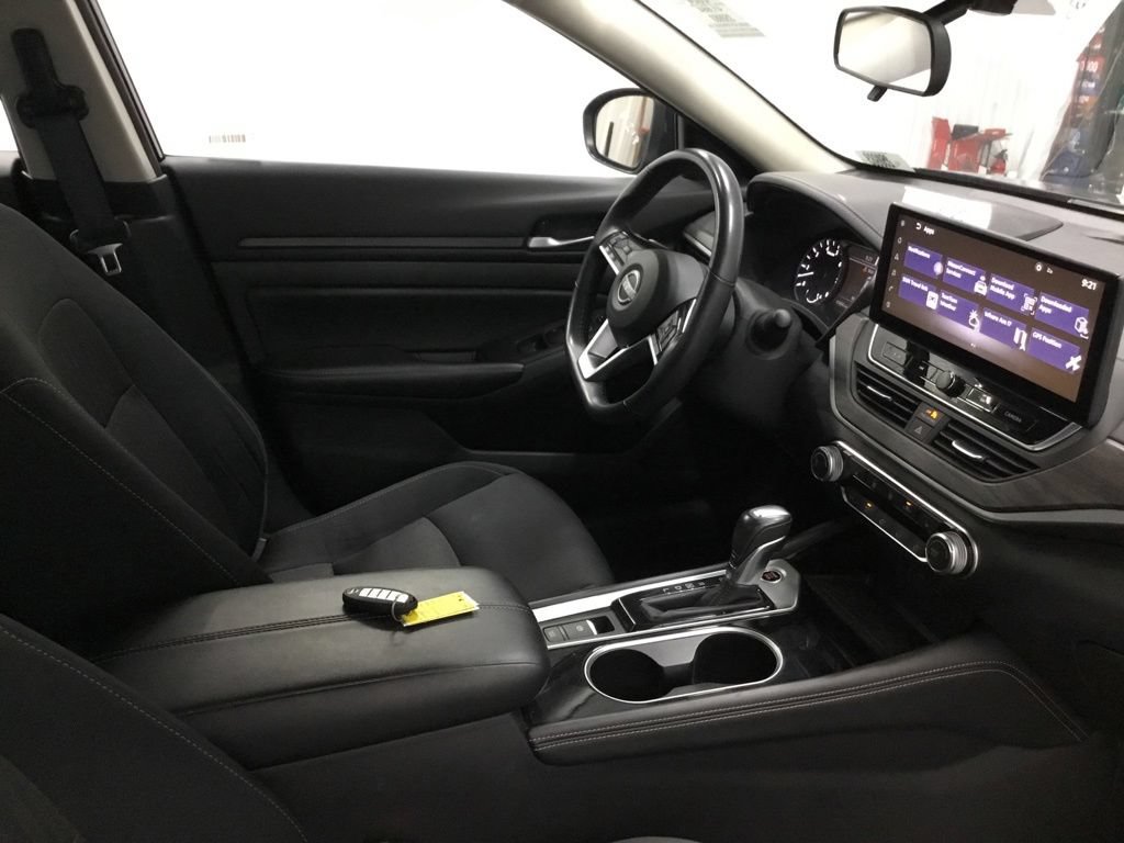 Used 2024 Nissan Altima 2.5 SV w/ SV Premium Package FWD image 38