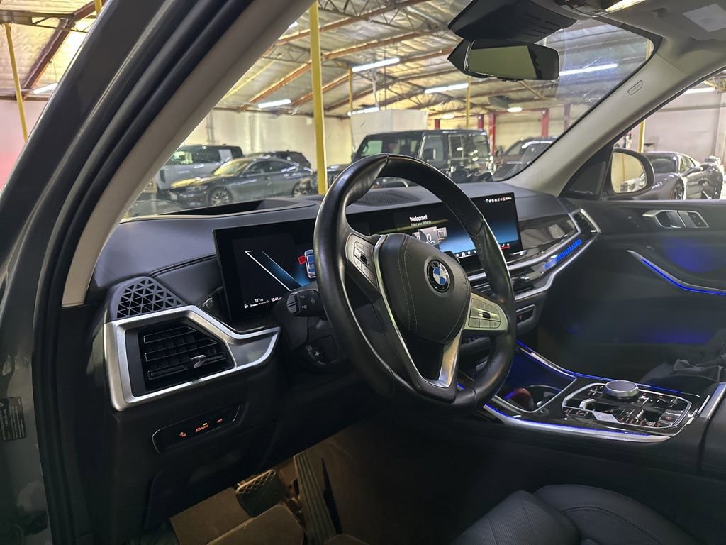 Used 2024 BMW X7 xDrive40i image 8