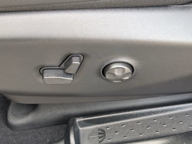 New 2027 Chrysler Pacifica Limited w/ S Appearance Package FWD image 18