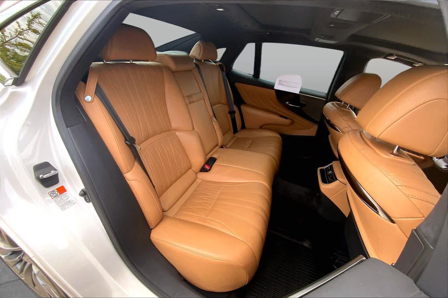 Used 2022 Lexus LS 500 w/ Interior Upgrade Package RWD image 18
