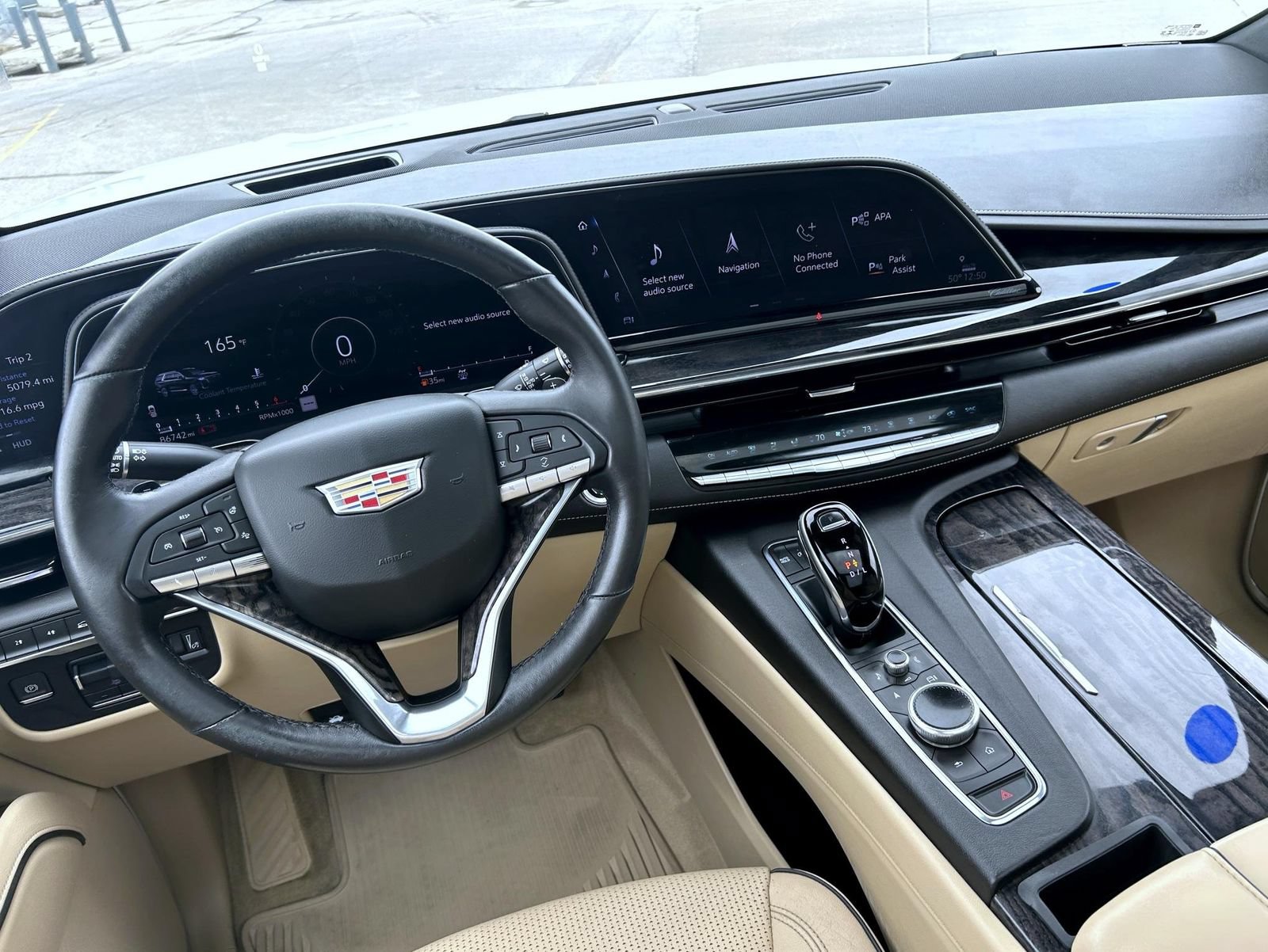 Used 2021 Cadillac Escalade Premium Luxury w/ Performance Package AWD/4WD image 16