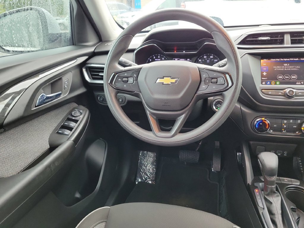 Used 2022 Chevrolet TrailBlazer LT w/ Driver Confidence Package FWD image 14