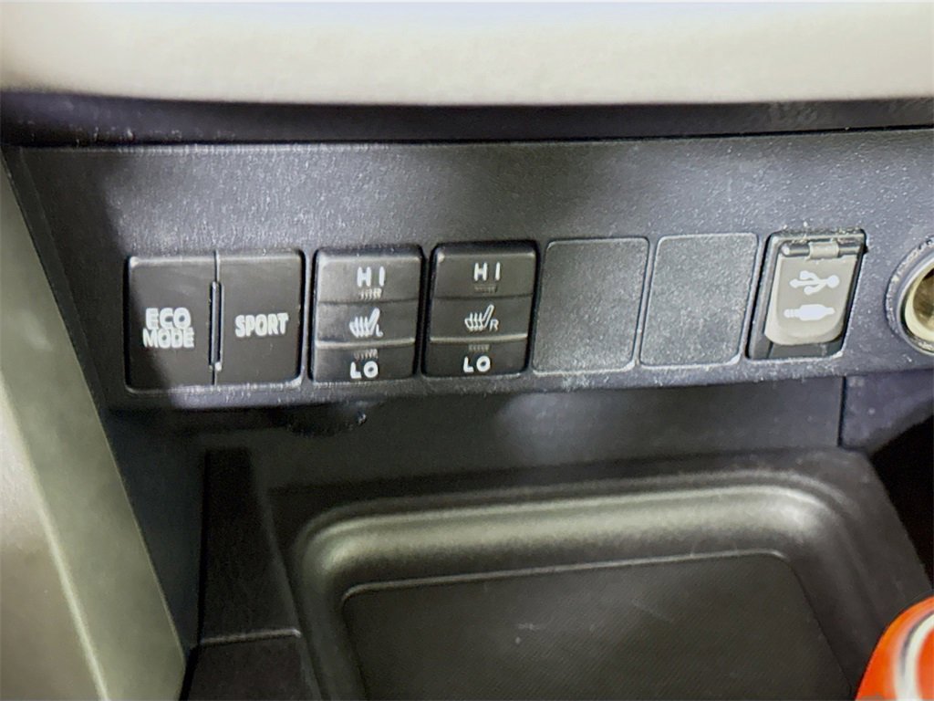Used 2017 Toyota RAV4 Limited image 11