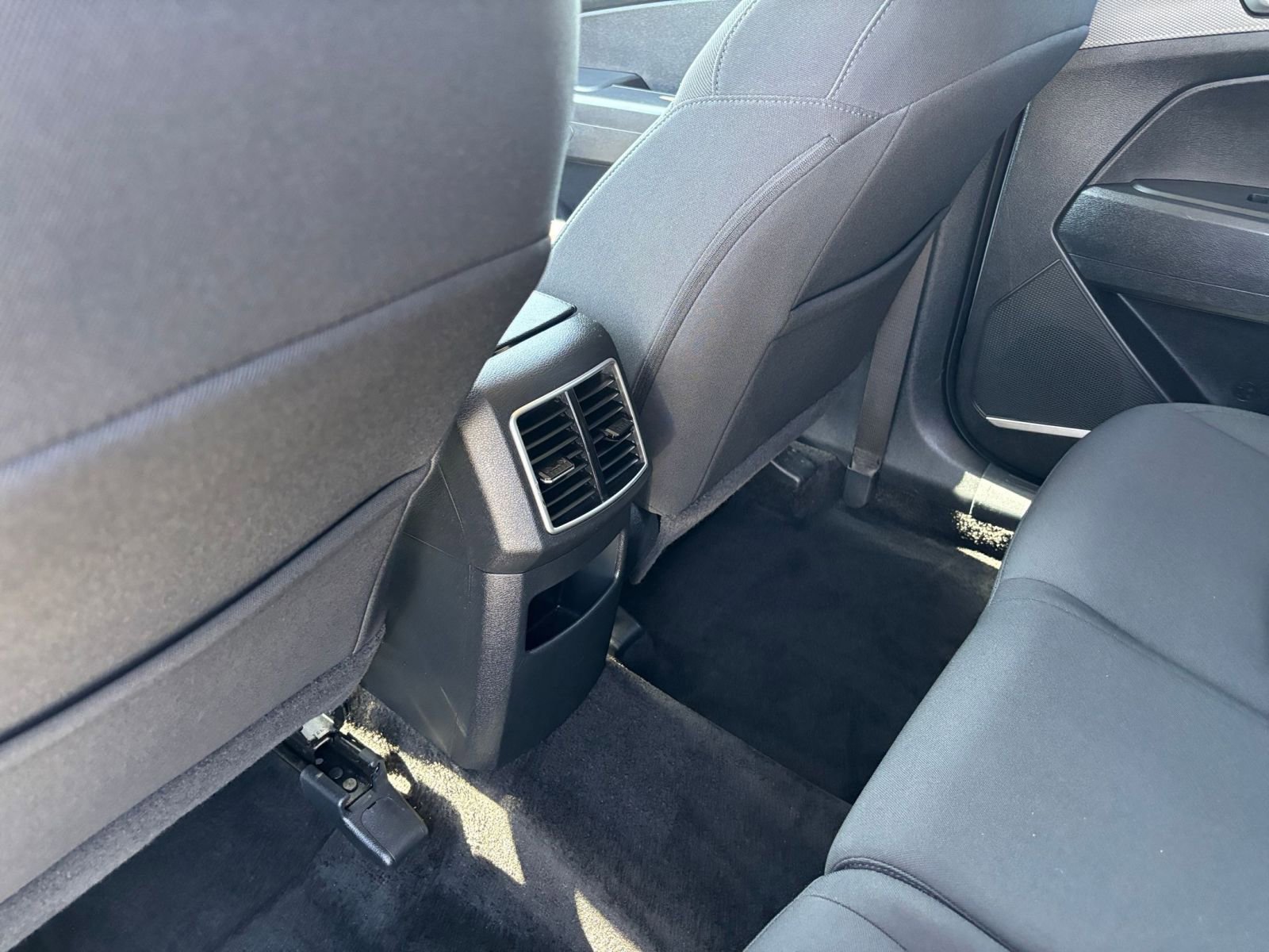 Used 2025 Kia Sportage LX FWD image 23