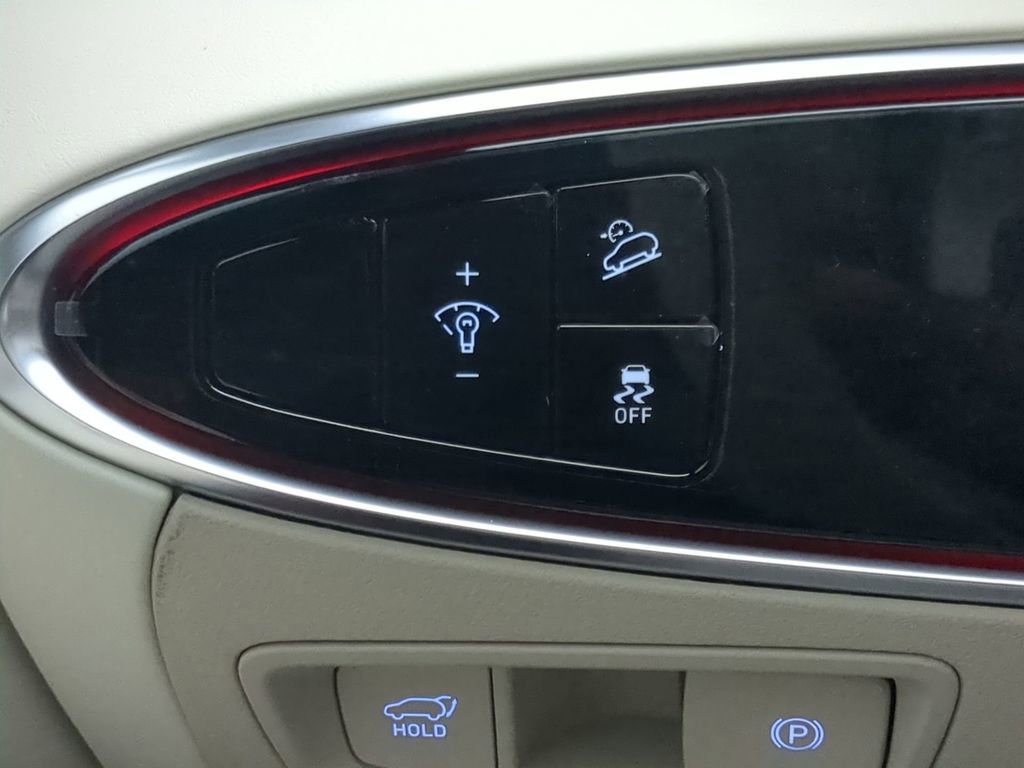 Used 2025 Genesis Electrified GV70 Advanced w/ Prestige Package image 24