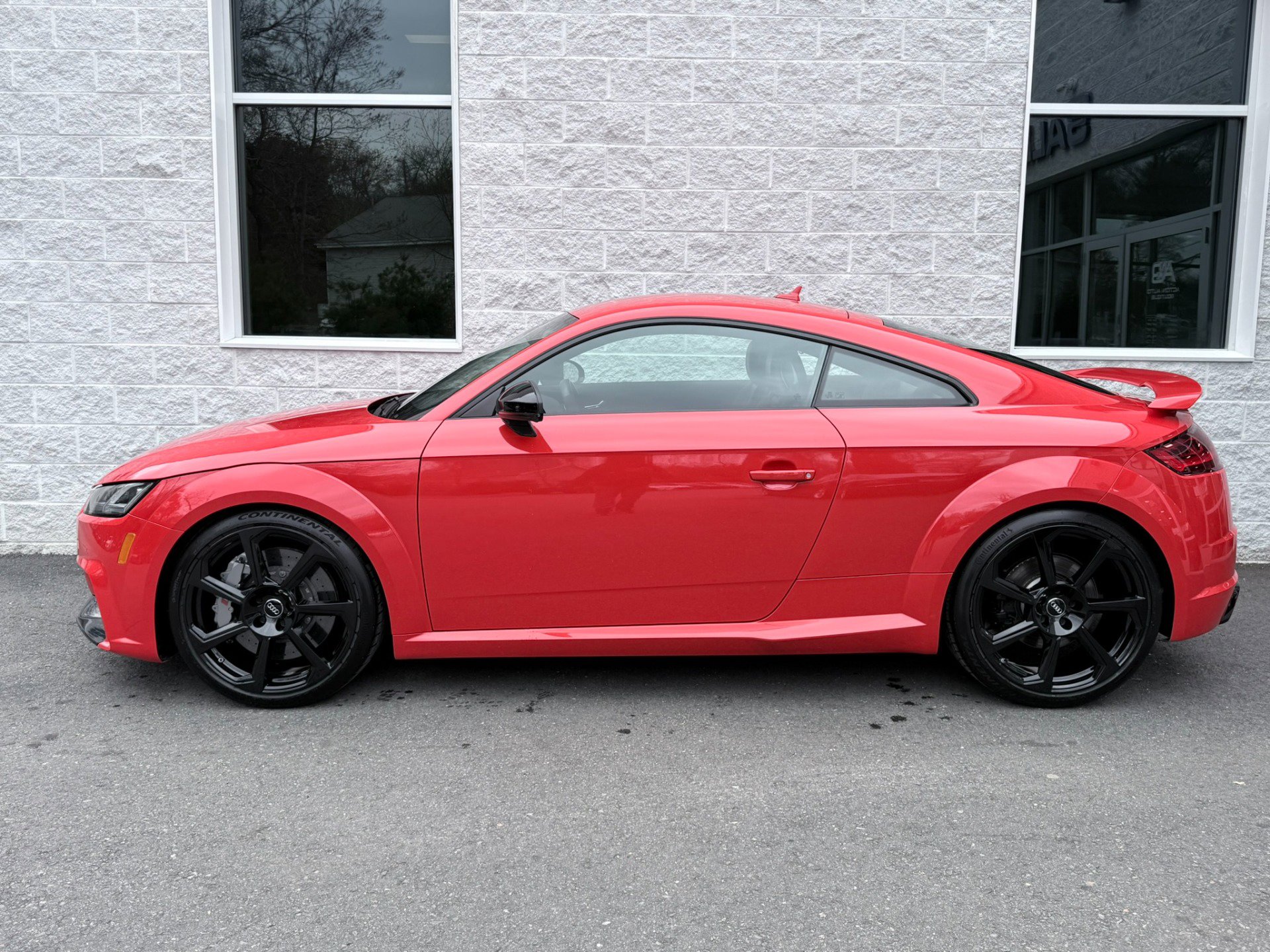 Used 2018 Audi TT RS w/ Dynamic Plus Package AWD/4WD image 2