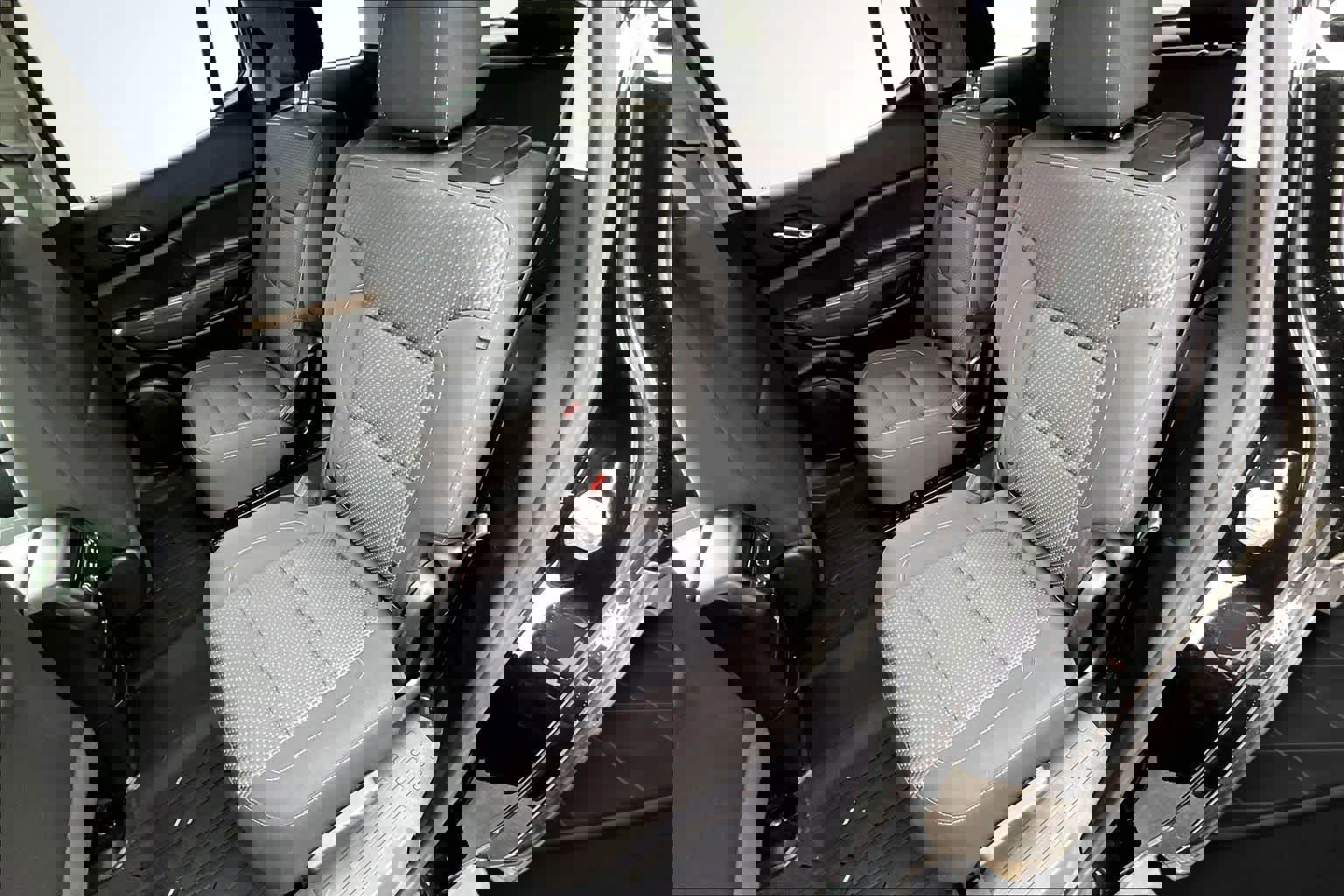 Used 2023 GMC Acadia SLE w/ Driver Convenience Package image 13