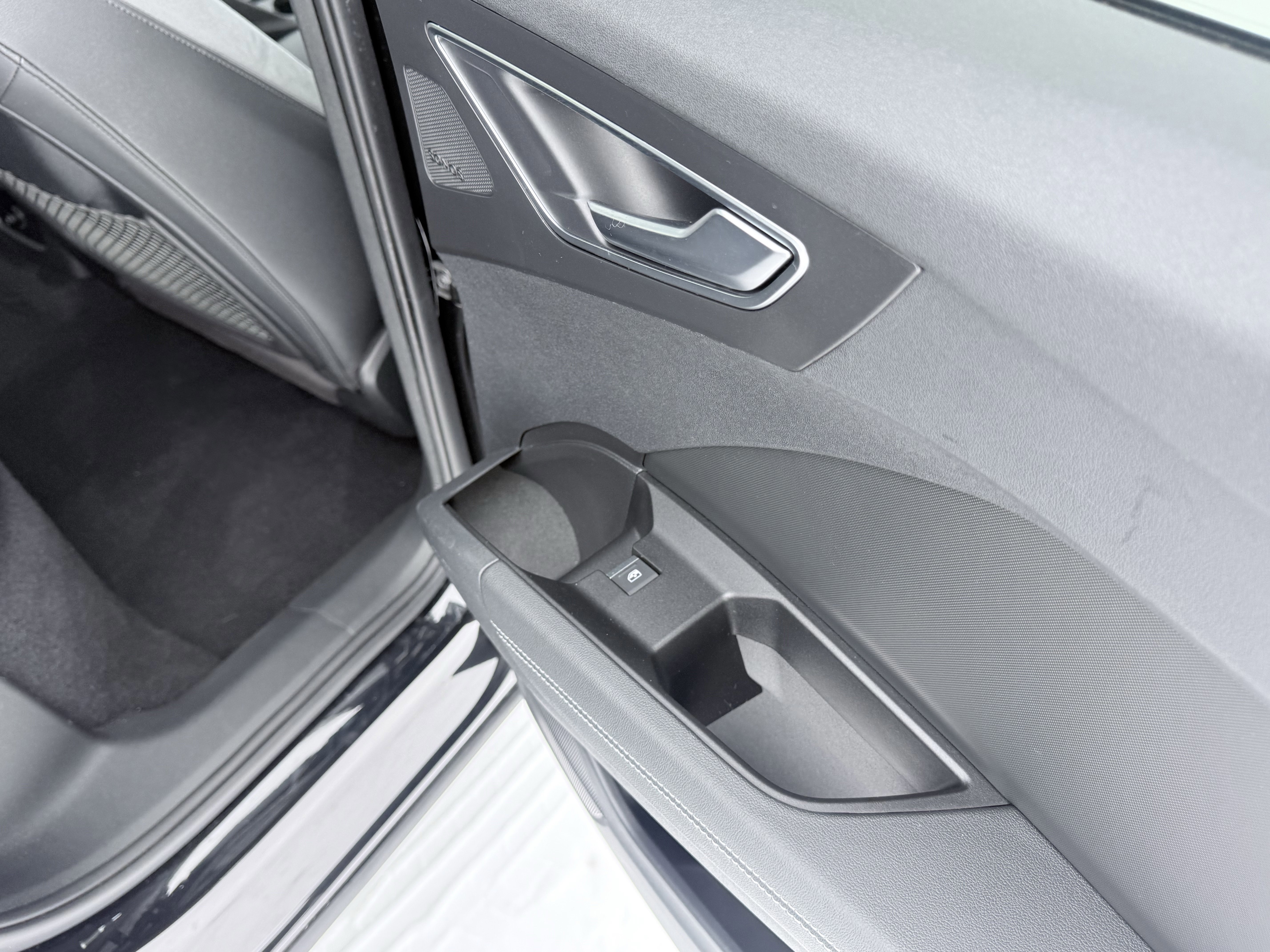 Used 2023 Audi Q4 e-tron Premium Plus w/ Premium Plus image 48