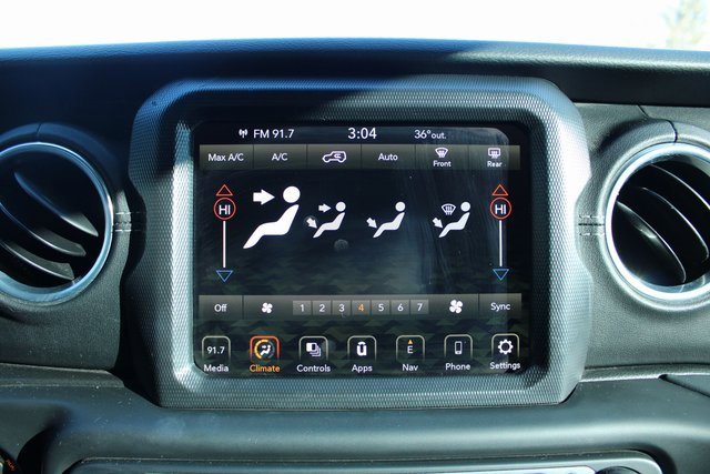 Used 2018 Jeep Wrangler Unlimited Sahara image 21