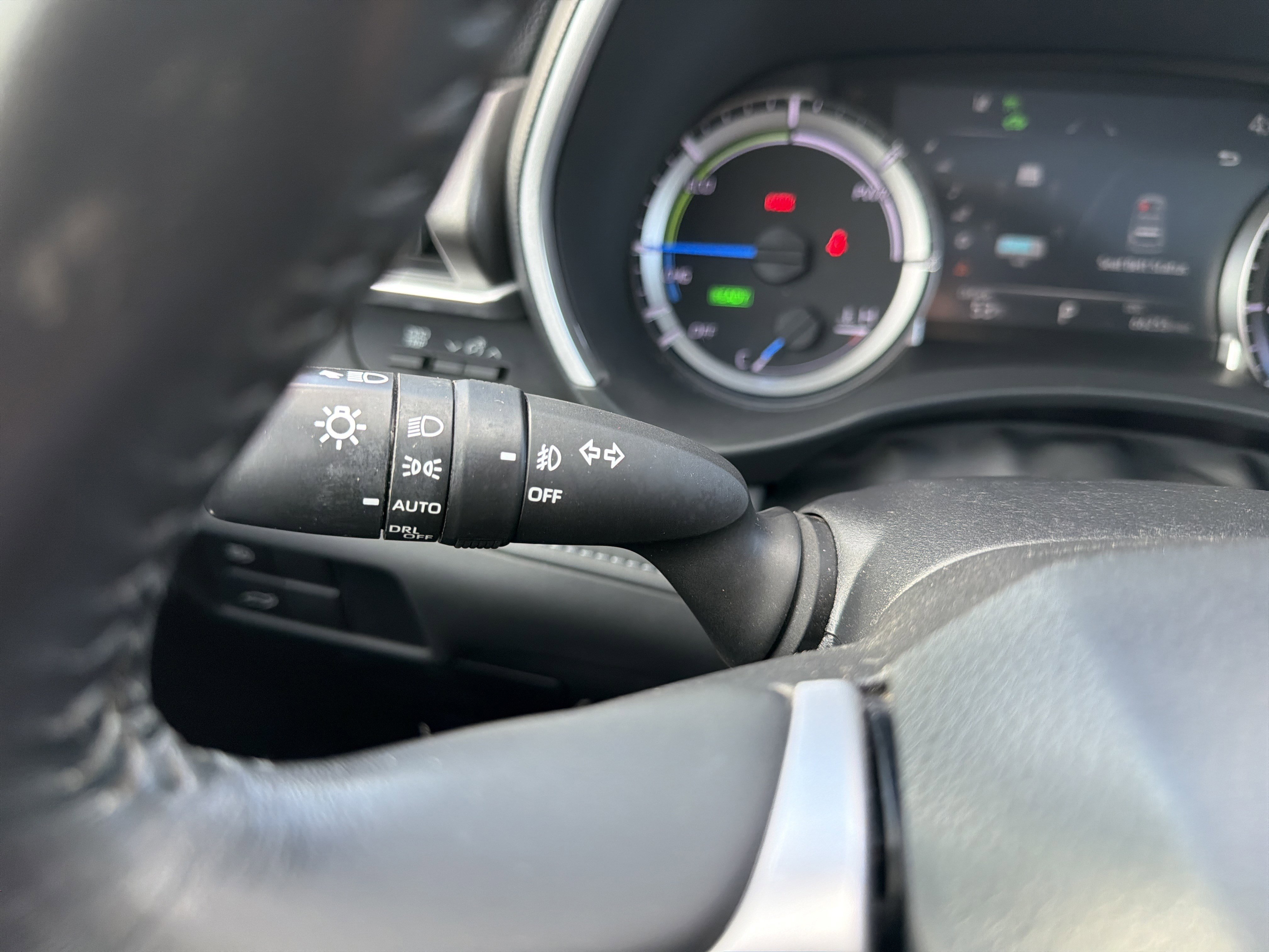 Used 2023 Toyota Highlander XLE AWD/4WD image 29