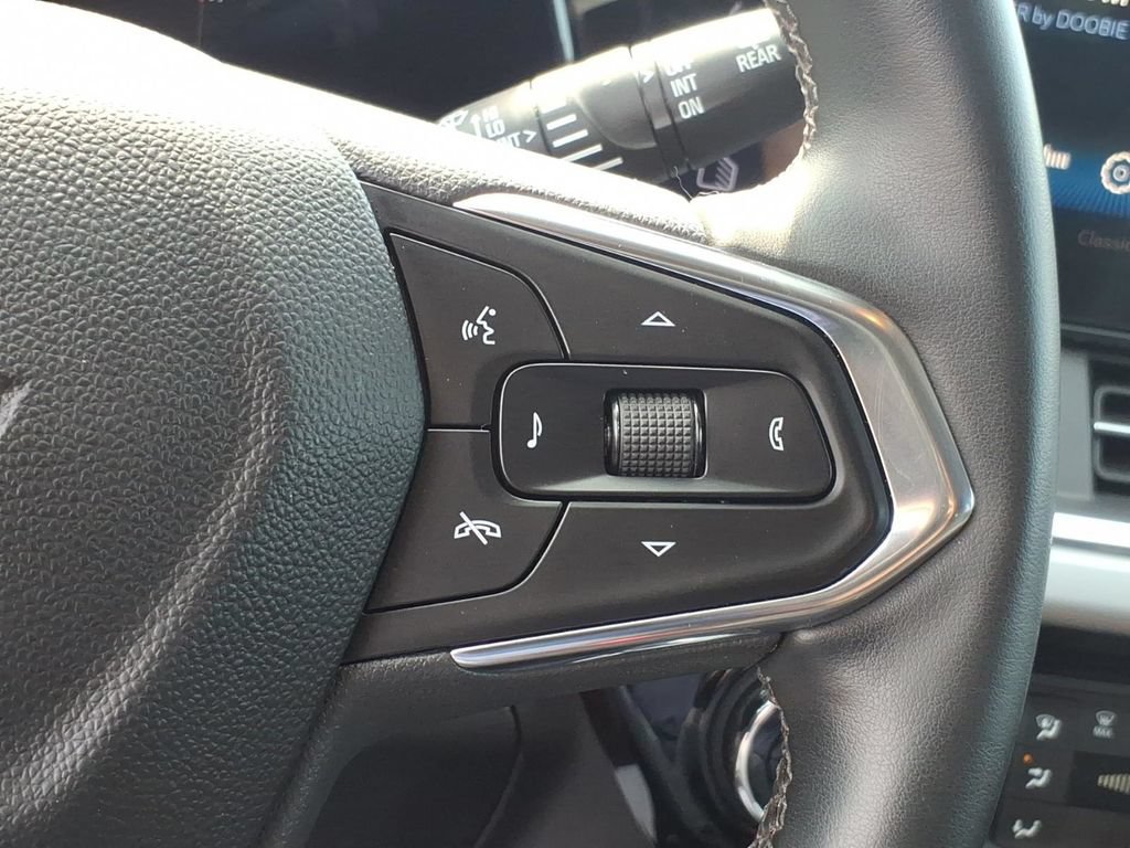Used 2024 Chevrolet Trax LT w/ Driver Confidence Package FWD image 17