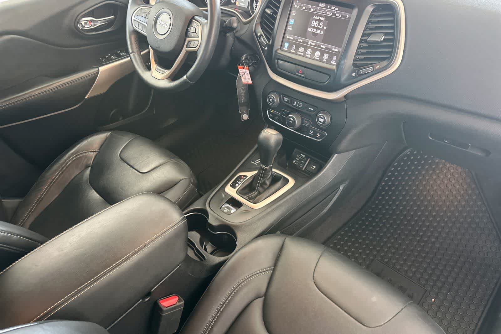 Used 2017 Jeep Cherokee Latitude w/ True North Edition AWD/4WD image 16