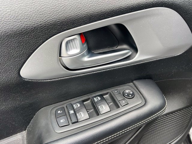 Used 2018 Chrysler Pacifica Touring-L Plus w/ S Appearance Package FWD image 27