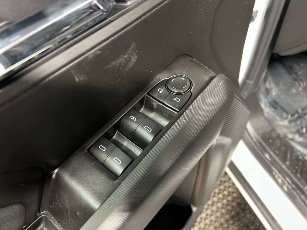 New 2026 GMC Canyon Elevation w/ Convenience Package image 16
