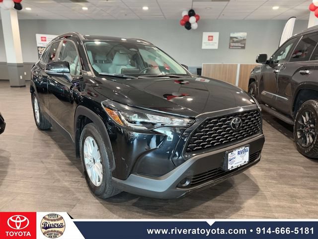 Used 2023 Toyota Corolla Cross LE w/ Black Badges Package (TMS) AWD/4WD image 1