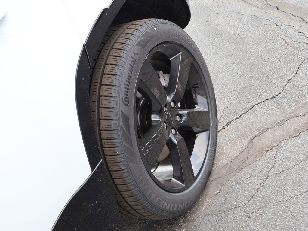 New 2026 Land Rover Defender 110 X-Dynamic SE image 38