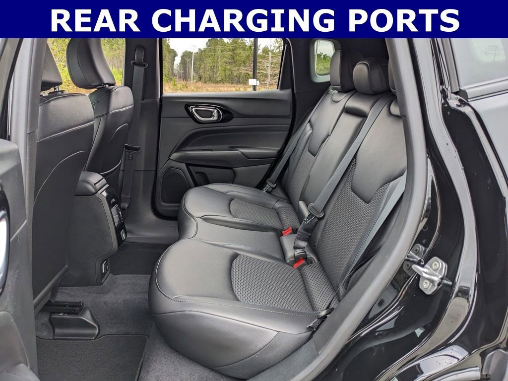 New 2026 Jeep Compass Latitude image 13