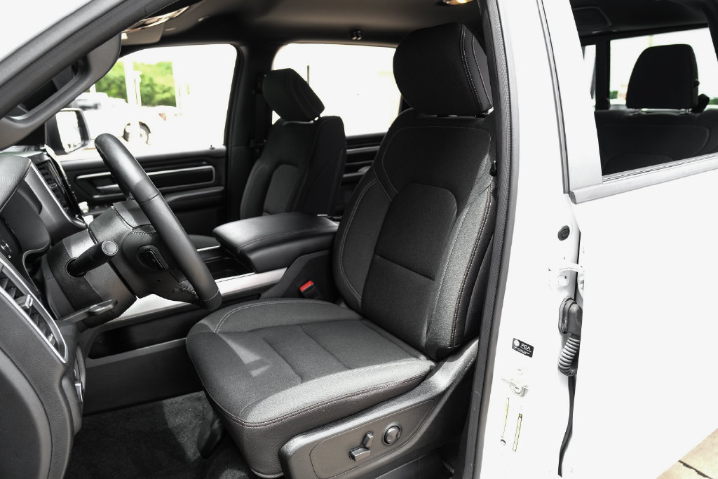 Used 2023 RAM 1500 Big Horn AWD/4WD image 8