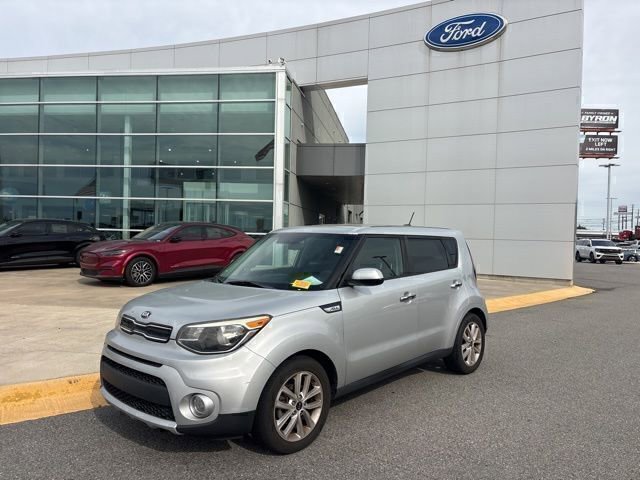 Used 2018 Kia Soul + image 1
