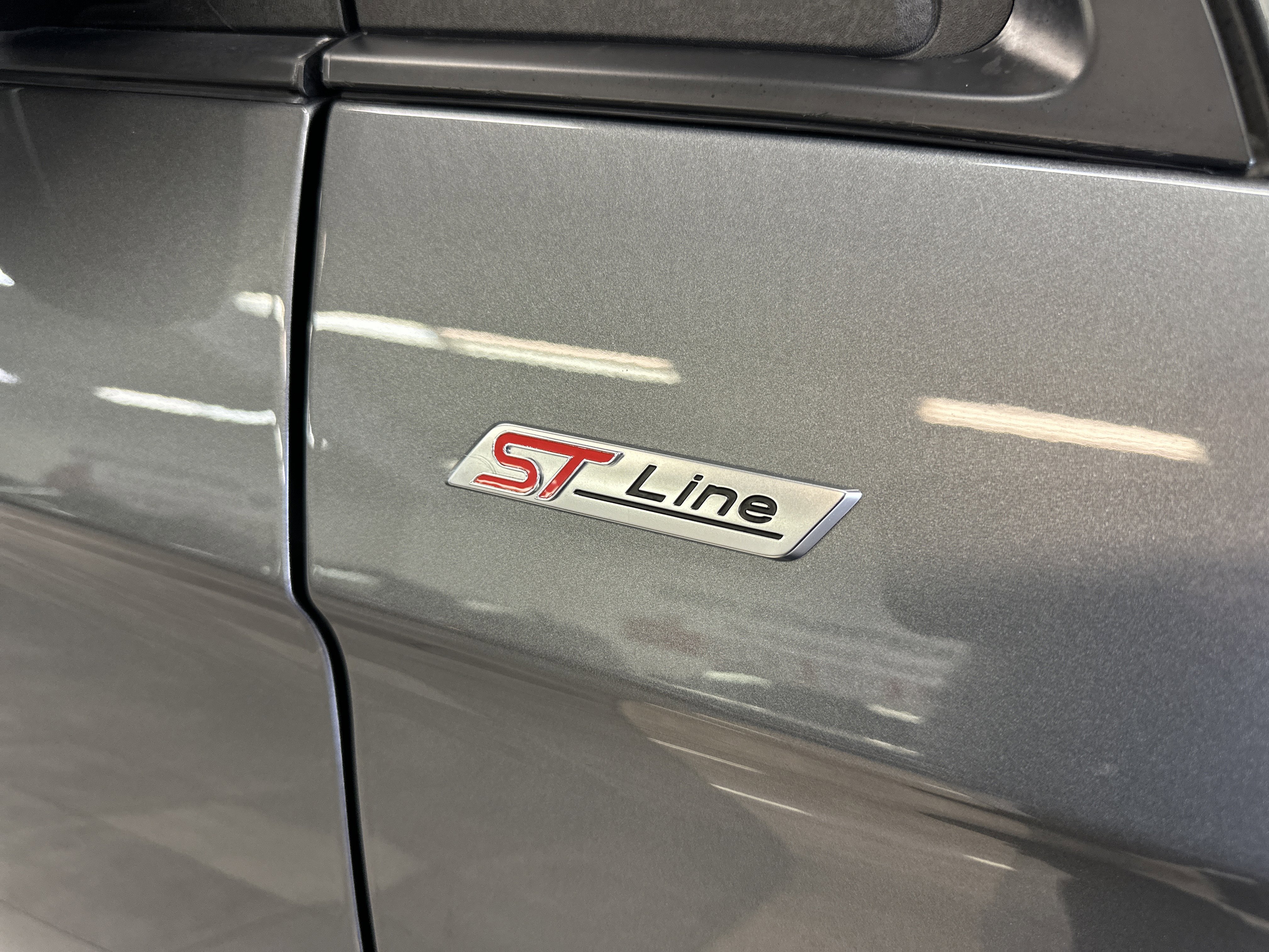 Used 2024 Ford Edge ST-Line image 9