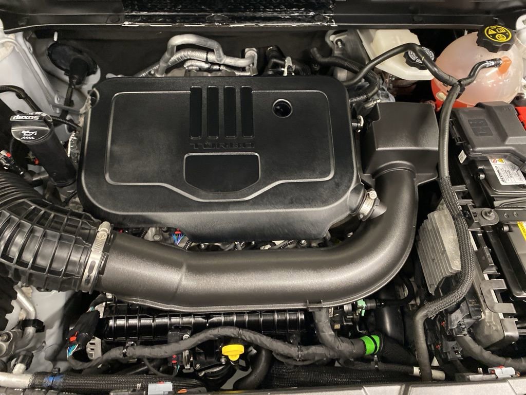 Certified 2023 GMC Acadia SLE w/ Driver Convenience Package image 4