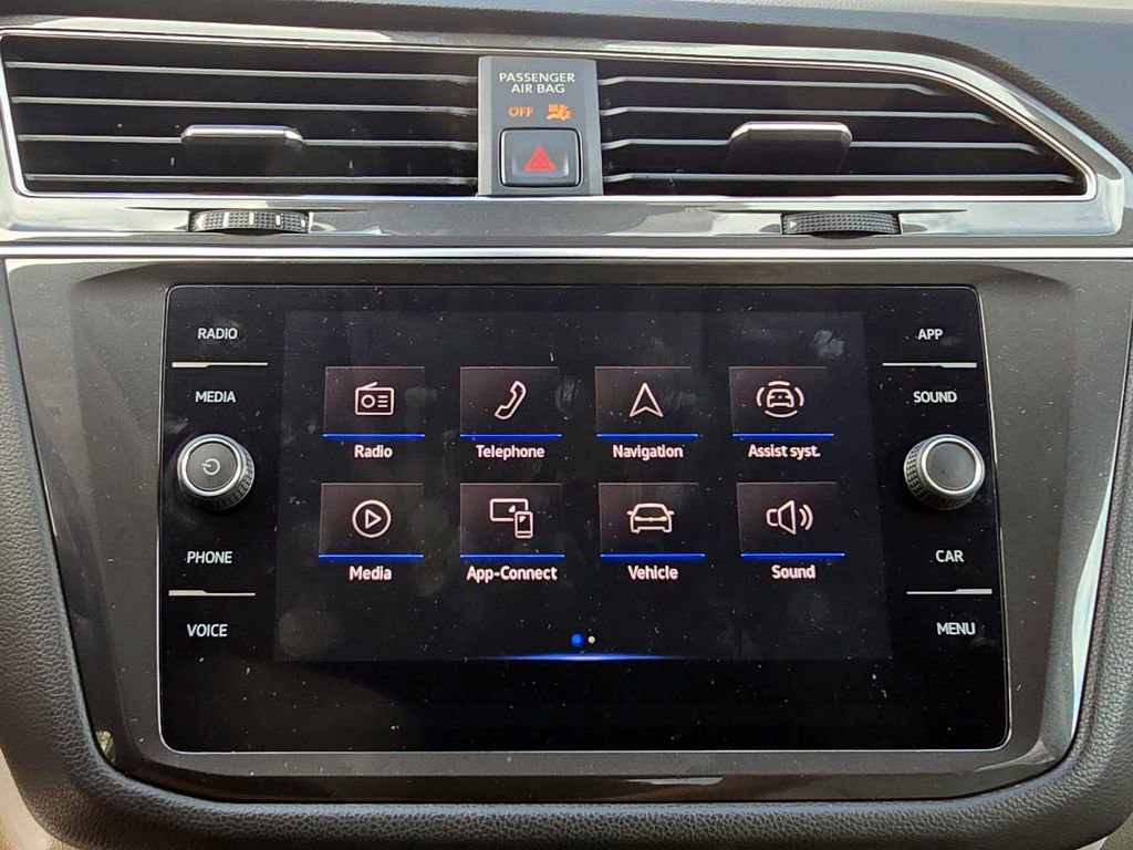 Used 2023 Volkswagen Tiguan SE FWD image 16