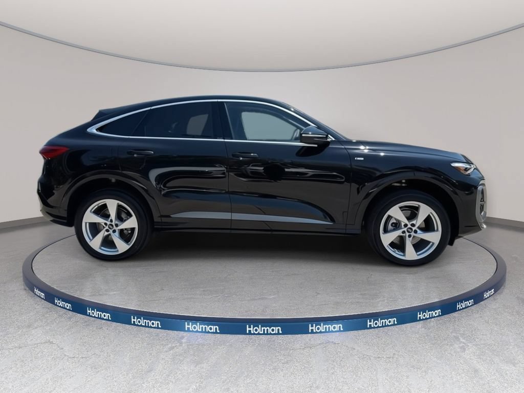 Certified 2025 Audi Q5 Premium Plus w/ Premium Plus AWD/4WD image 4