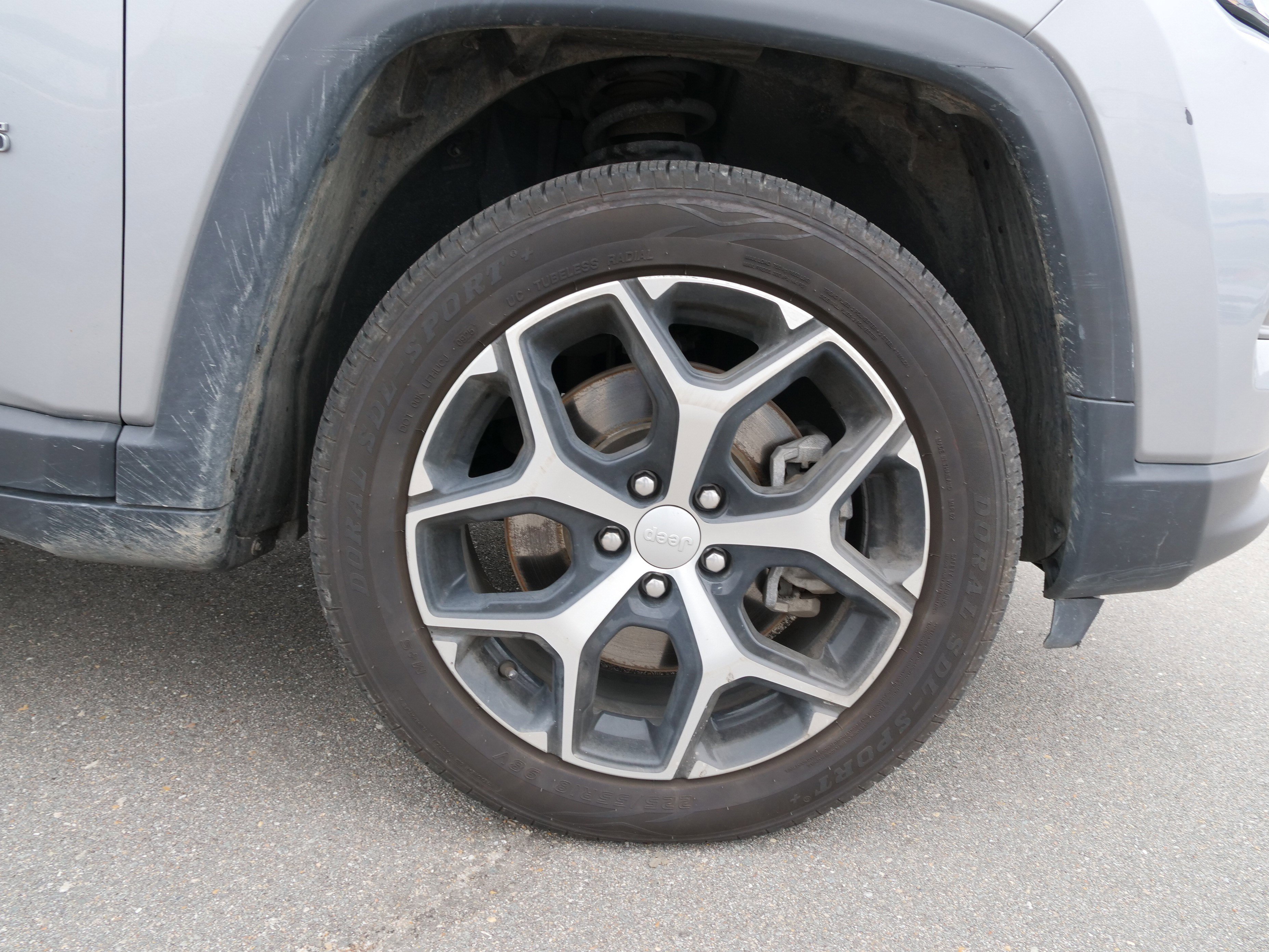 Used 2024 Jeep Compass Latitude image 11