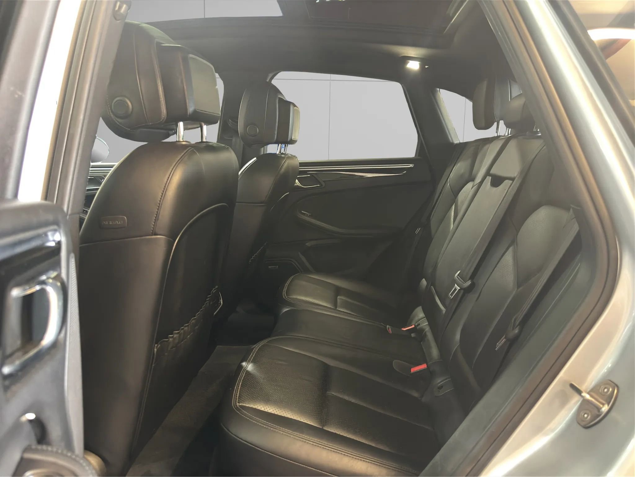 Used 2017 Porsche Macan S AWD/4WD image 13