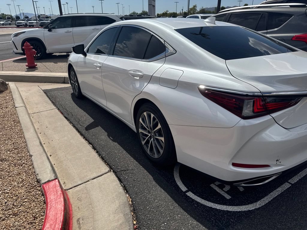Used 2025 Lexus ES 350 w/ Accessory Package (Z2) FWD image 3