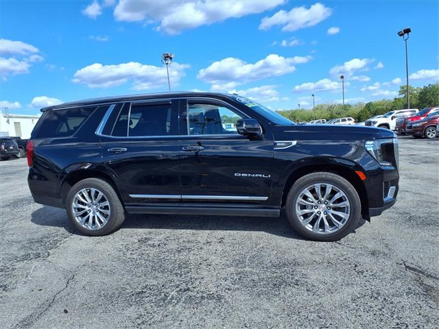Used 2021 GMC Yukon Denali w/ Denali Premium Package image 6