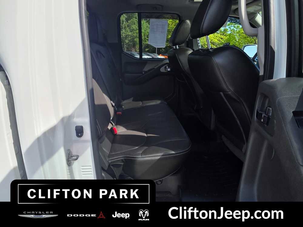 Used 2017 Nissan Frontier PRO-4X w/ Pro-4x Luxury Package AWD/4WD image 14