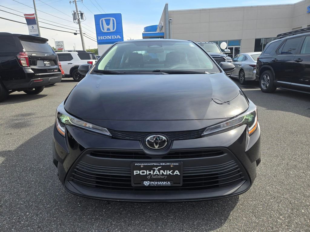 Used 2023 Toyota Corolla LE FWD image 2