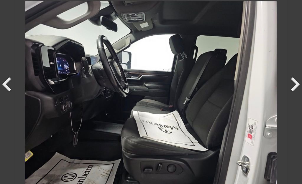 Used 2024 Chevrolet Silverado 2500 LT w/ Convenience Package image 9