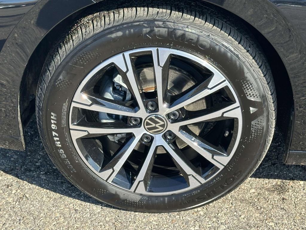 Used 2025 Volkswagen Jetta Sport image 9