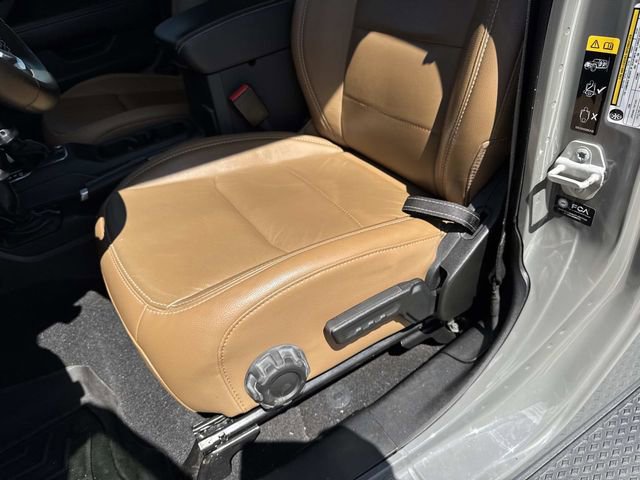 Used 2021 Jeep Gladiator Overland w/ Popular Equipment Package AWD/4WD image 22