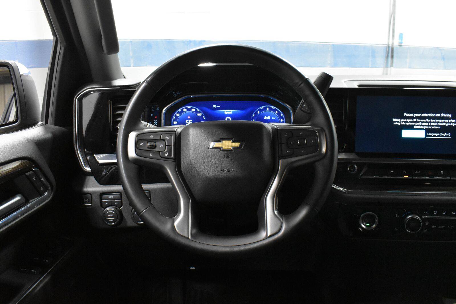 Used 2023 Chevrolet Silverado 1500 LT AWD/4WD image 6