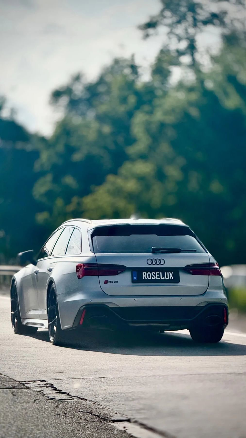 Used 2024 Audi RS 6 performance image 27