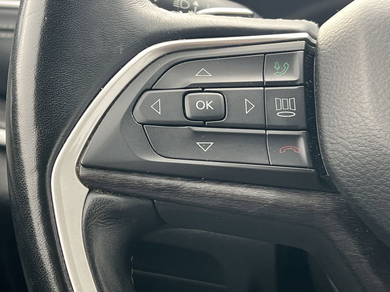 Used 2021 Jeep Grand Cherokee L Limited image 17