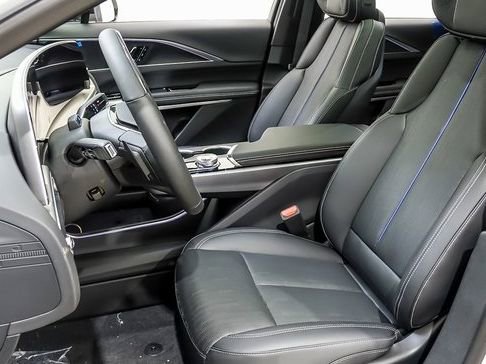 New 2025 Cadillac Lyriq Luxury w/ LPO, Floor Liner Package image 9