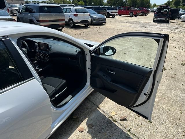 Used 2025 Nissan Sentra SV FWD image 16